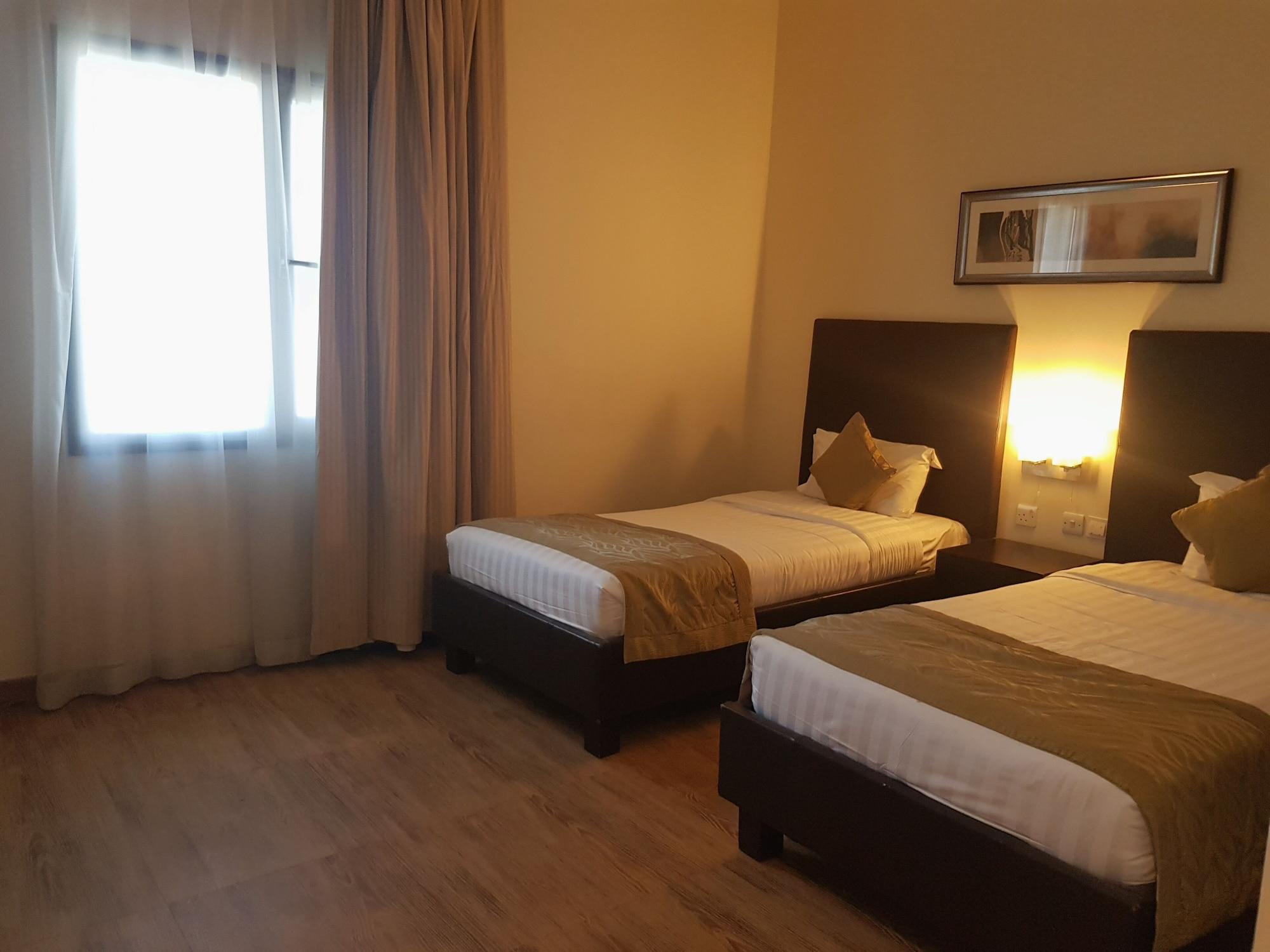 Tulip Creek Апарт-готель 4*